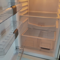 Erhvervsrengøring af køleskab