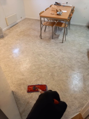 Erhvervsrengøring af gulv i Brovst