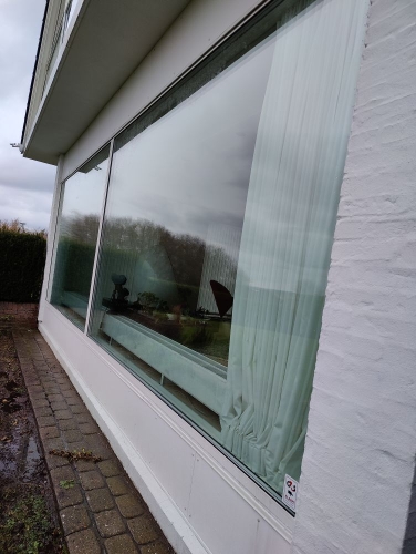 pudsning af store vinduer