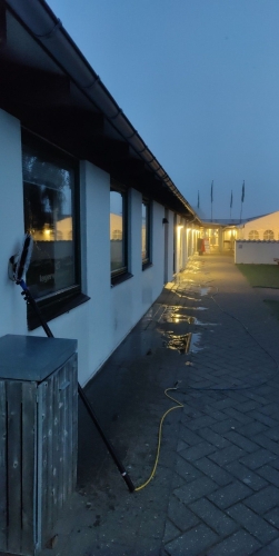 Vinduespudsning om aftenen